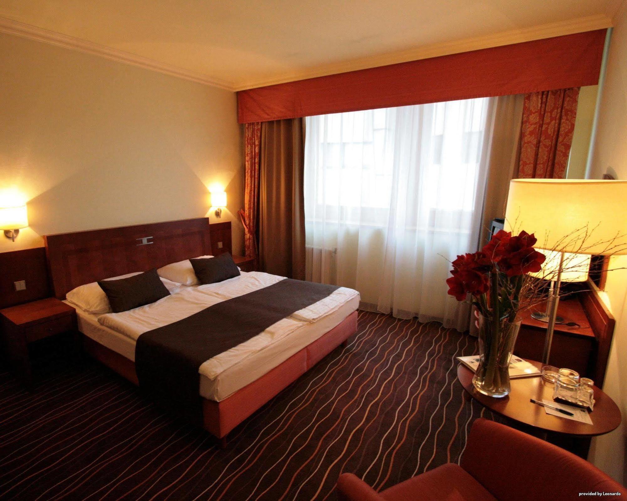 Luxury Family Hotel Bila Labut Prague Luaran gambar